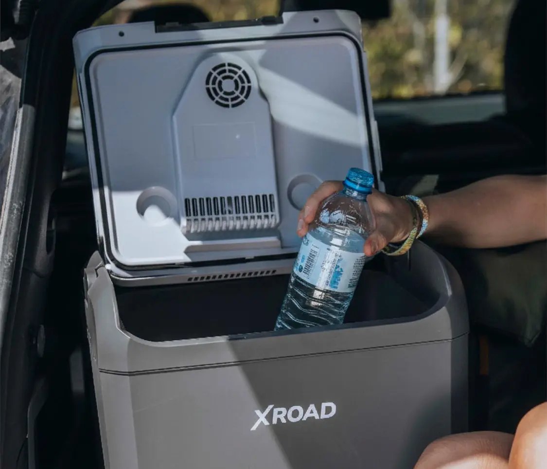 Partidor de batería XRoad en uso, conectado a la batería de un vehículo