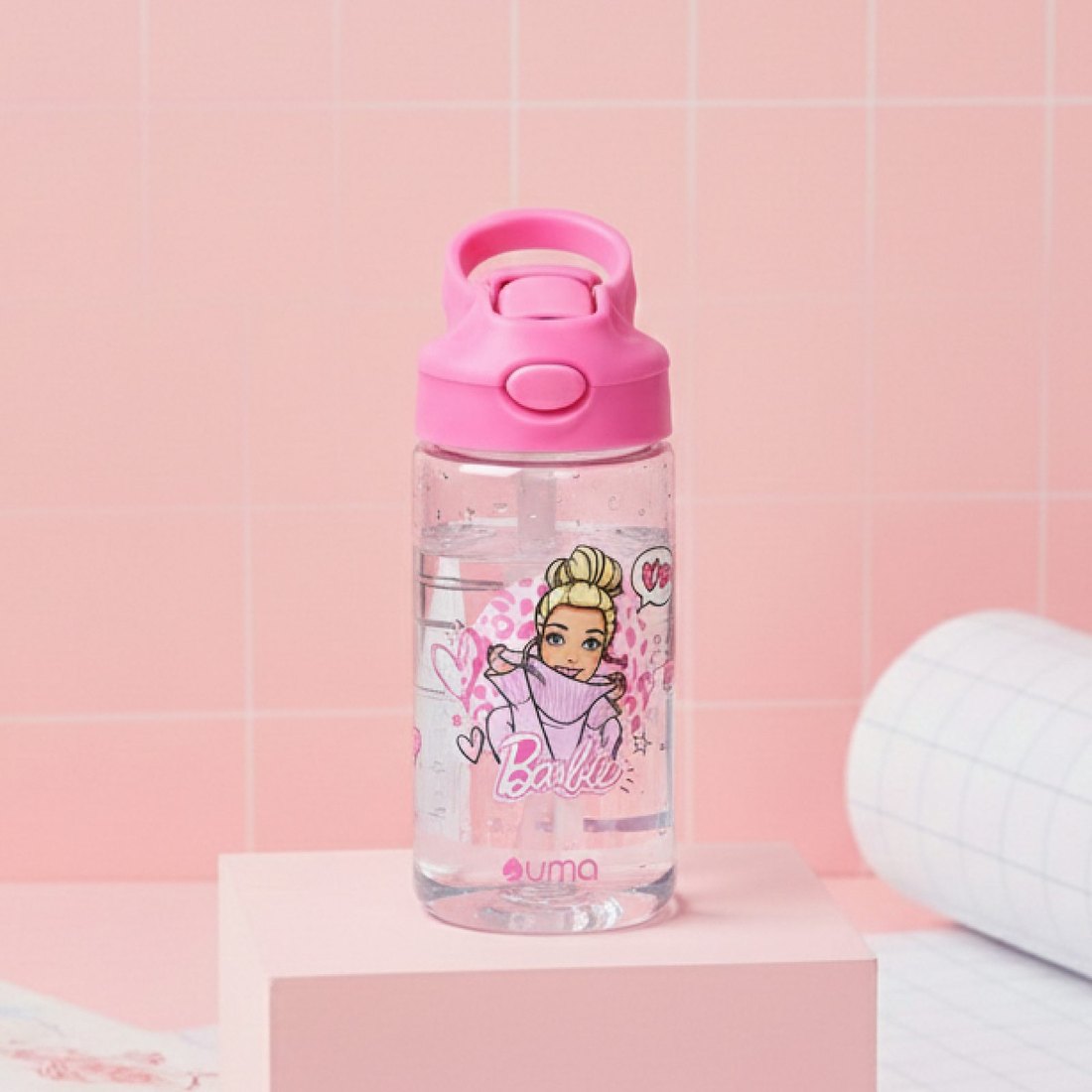 Botella de agua Barbie 420ml Tritan con bombilla, detalle de la tapa y el cuerpo