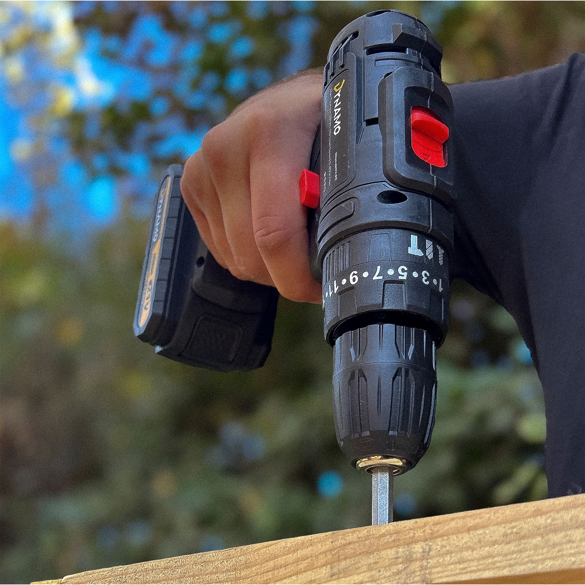 Taladro Desatornillador Inalámbrico Dynamo 21V + 2 baterías · Kit completo, **listo** para trabajar