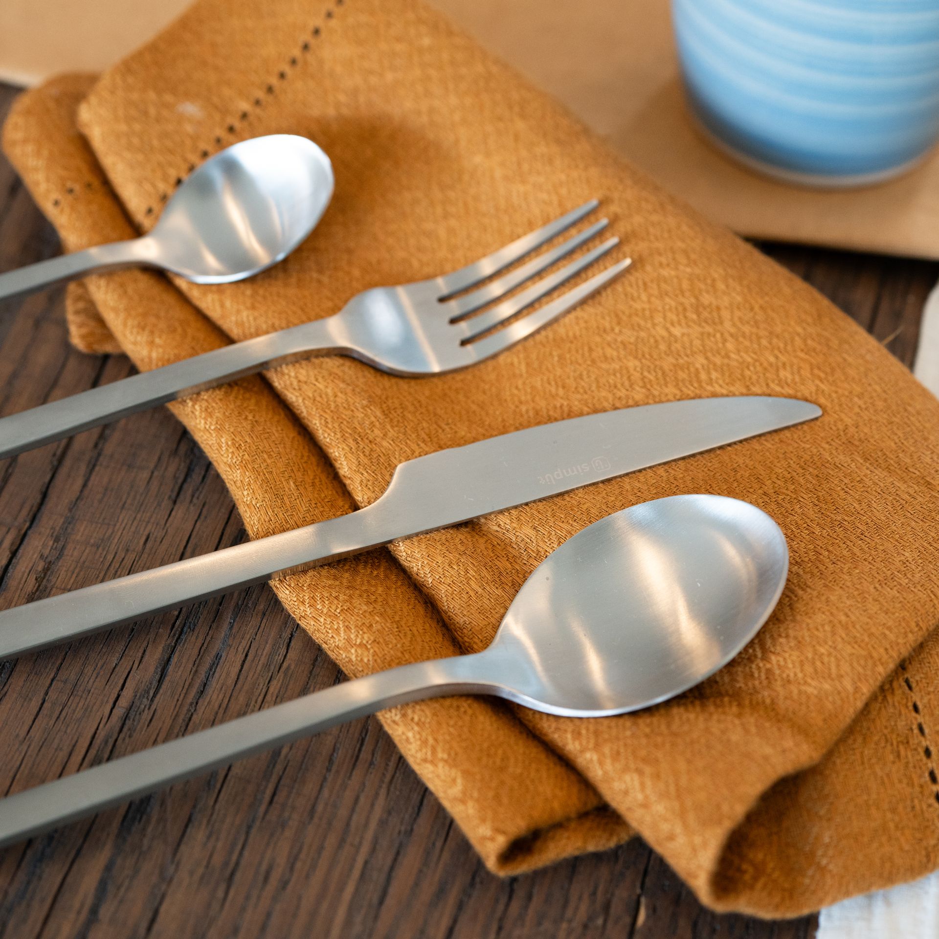 Simplit Set de Cuchillería Cerdeña 24 pcs — vista set completo con tenedores, cuchillos y cucharas
