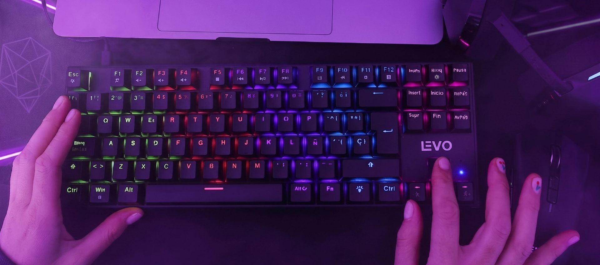LEVO Teclado Gamer NovaBlade Negro detalle