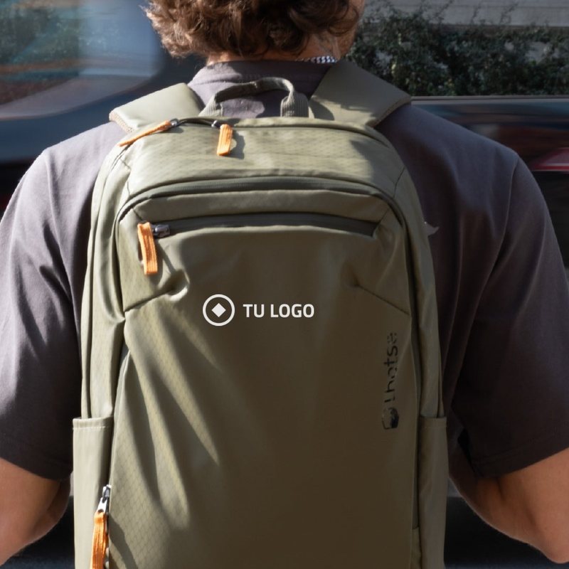 Mochila Pumori Lhotse con un logo de ejemplo