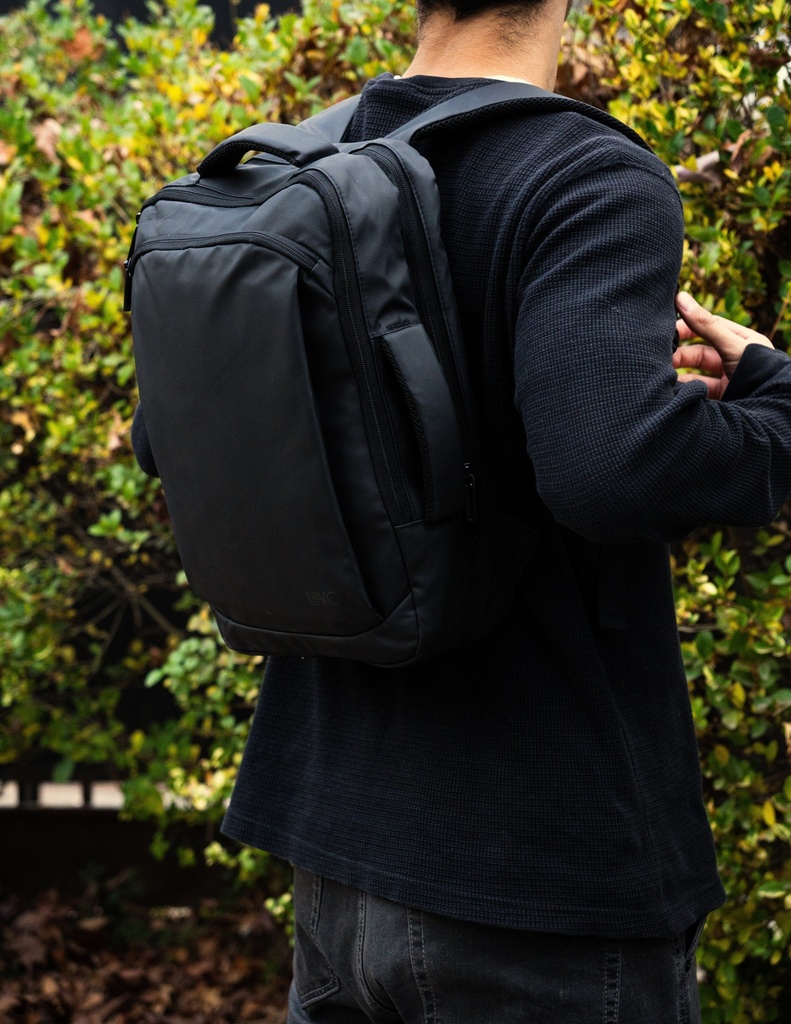 Mochila Notebook Ejecutiva Prime Lite Impermeable 18L LEVO