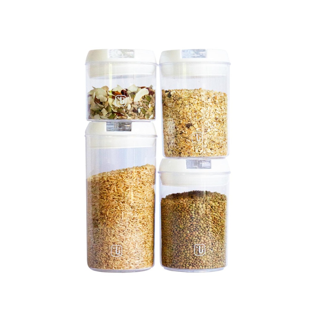 Tres contenedores Simplit con arroz, avena y lentejas, y uno abierto con frutos secos